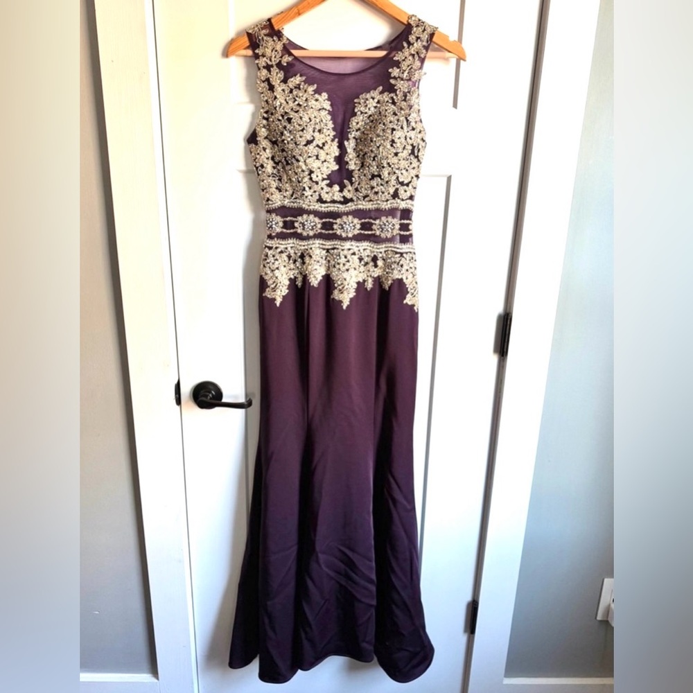 Abby Paris Plum Beaded Formal Gown Size 0 | Embellished Evening Prom Dress